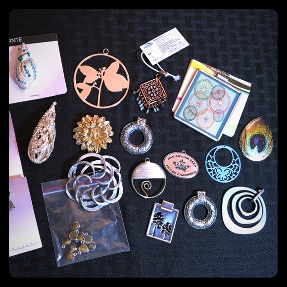 Jewelry - Lot of (18) metal pendants ,  (2) brooches.
